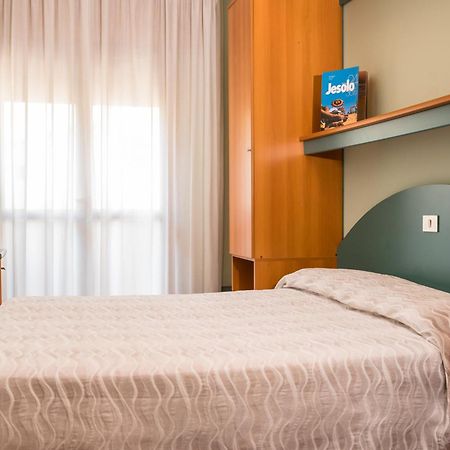 Albergo Ridente Лідо-ді-Єзоло Екстер'єр фото