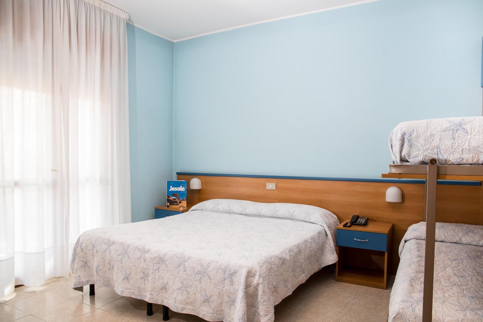 Albergo Ridente Лідо-ді-Єзоло Екстер'єр фото