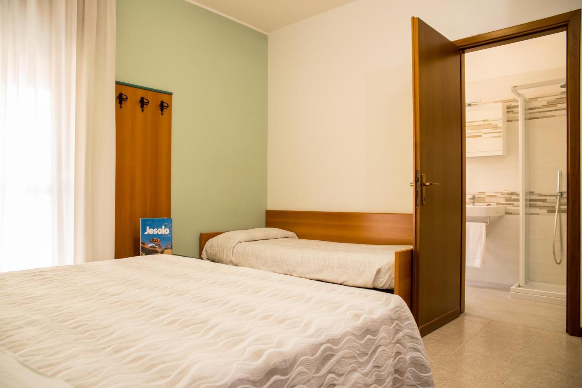 Albergo Ridente Лідо-ді-Єзоло Екстер'єр фото