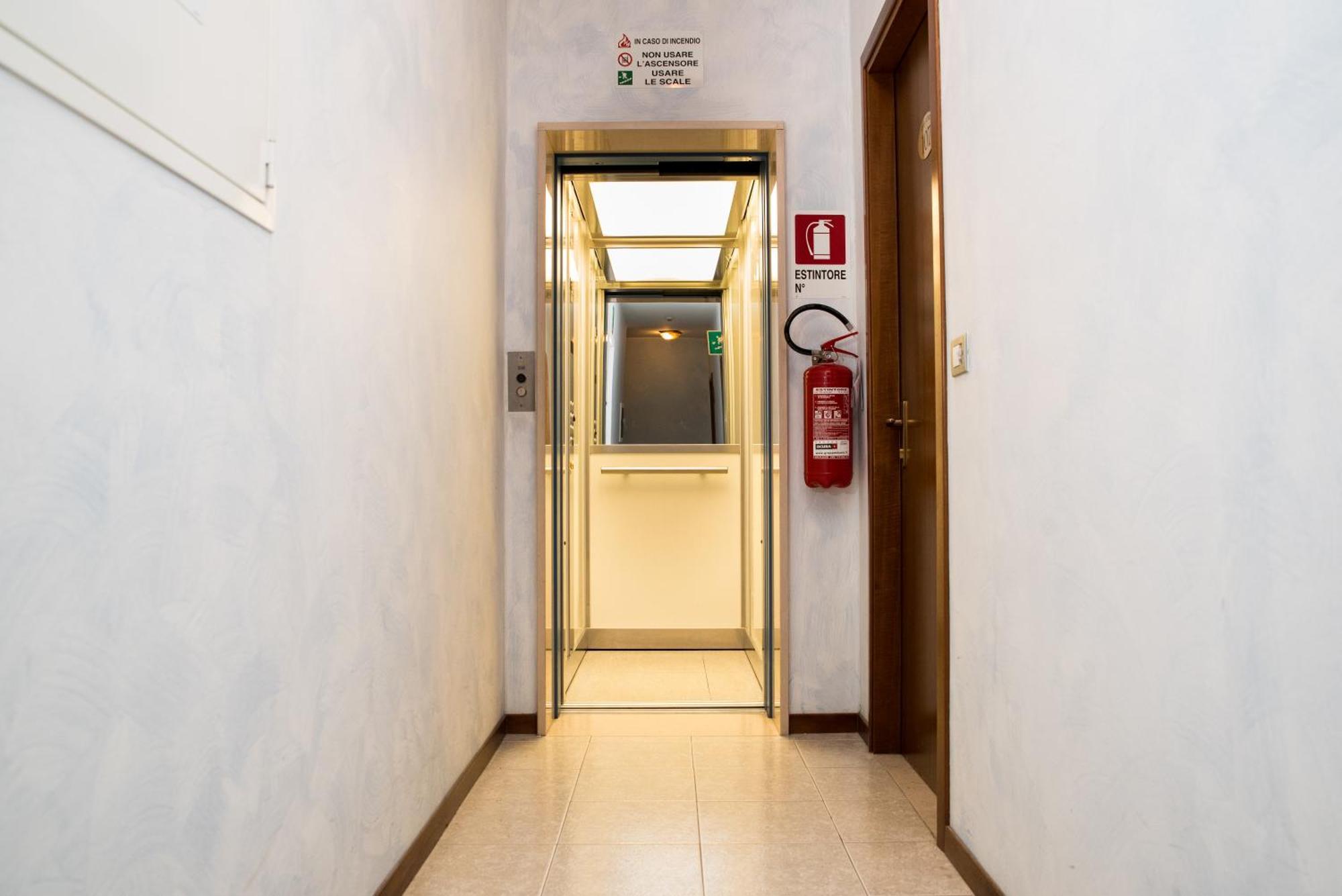 Albergo Ridente Лідо-ді-Єзоло Екстер'єр фото